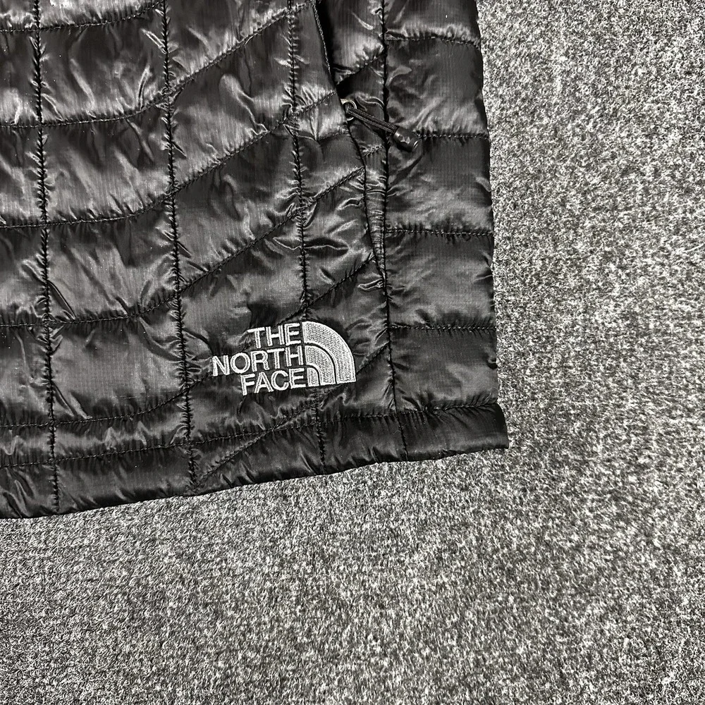 The North Face Vest Mens Large Black ThermoBall Eco Quilted TREKKER Embroidered